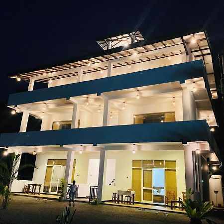 Dk Zur Einkenr Hotel Ahangama Bagian luar foto