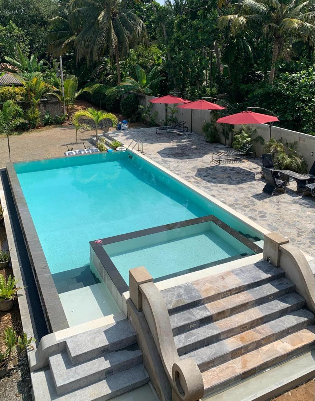 Dk Zur Einkenr Hotel Ahangama Bagian luar foto